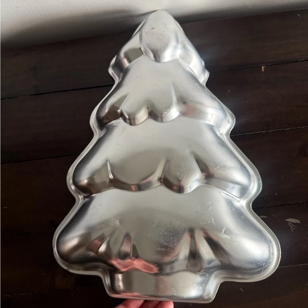 Vintage Wilton 1986 Santa Claus tree Cake Pan – Stock 2105-9410